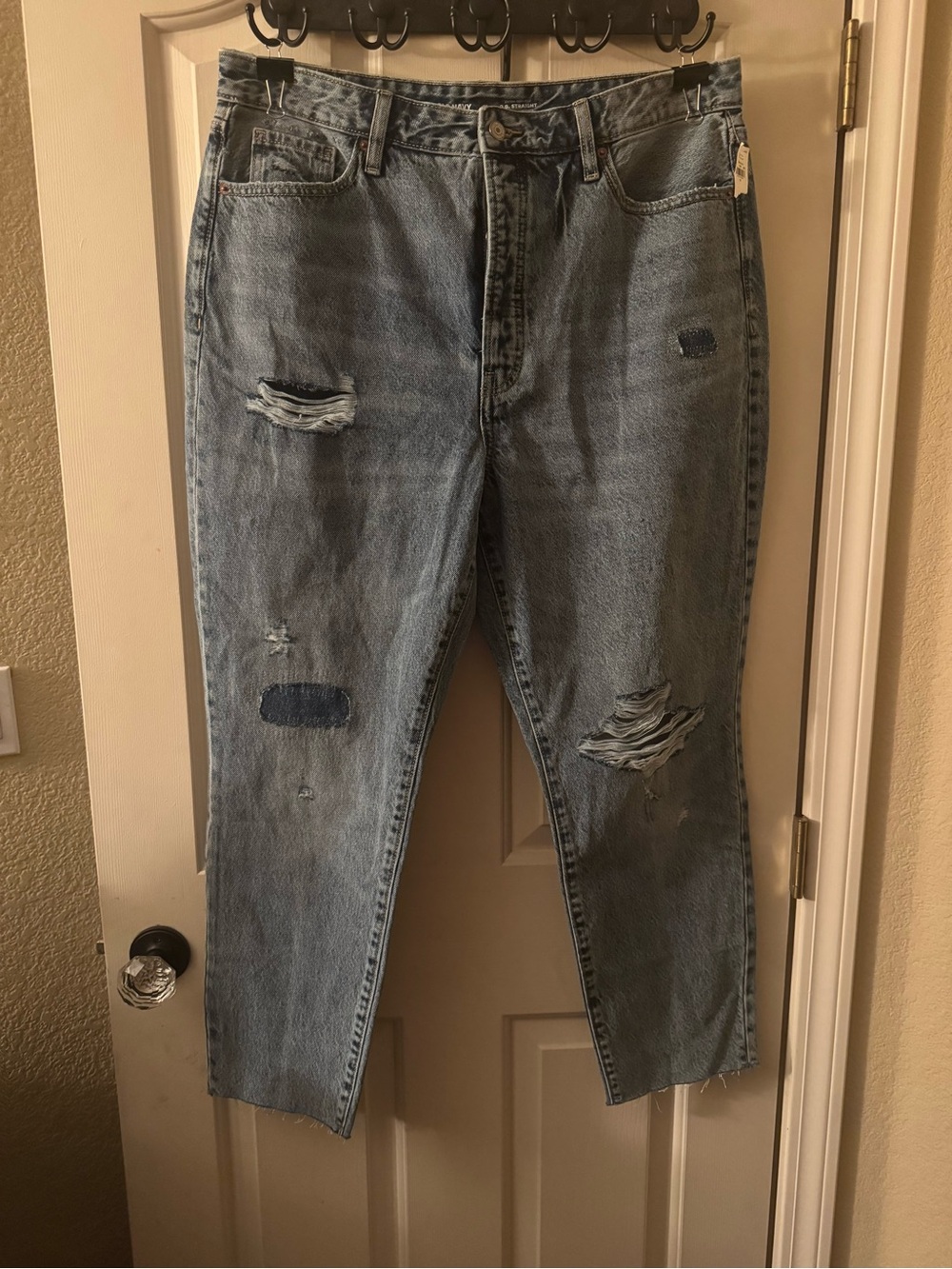 Extra High Rose OG Straight Distressed Jeans in Light Blue